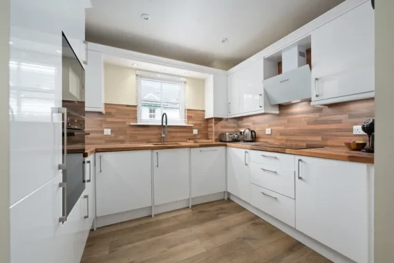 Wyndham Duchally Superior 2 bedroom lodge kitchen